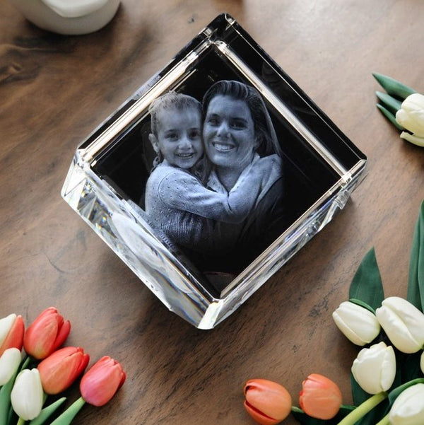 Personalized 3D Crystal Photo Gift for Birthday Anniversary Couples  80*80*80mm With LED Base HEARTSLY
